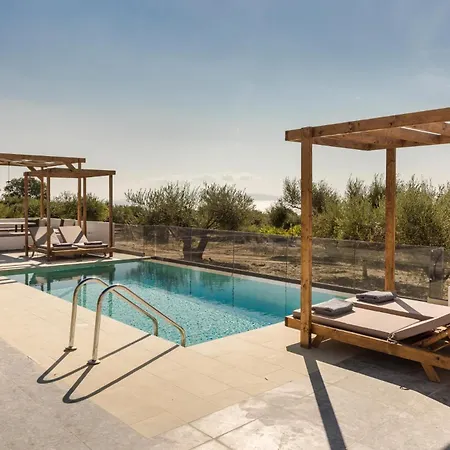 Athina By Vintage Travel