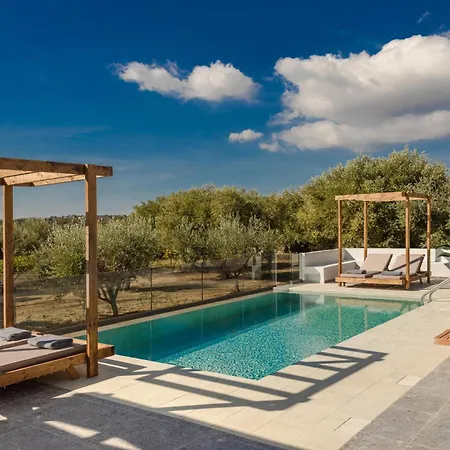 Athina By Vintage Travel